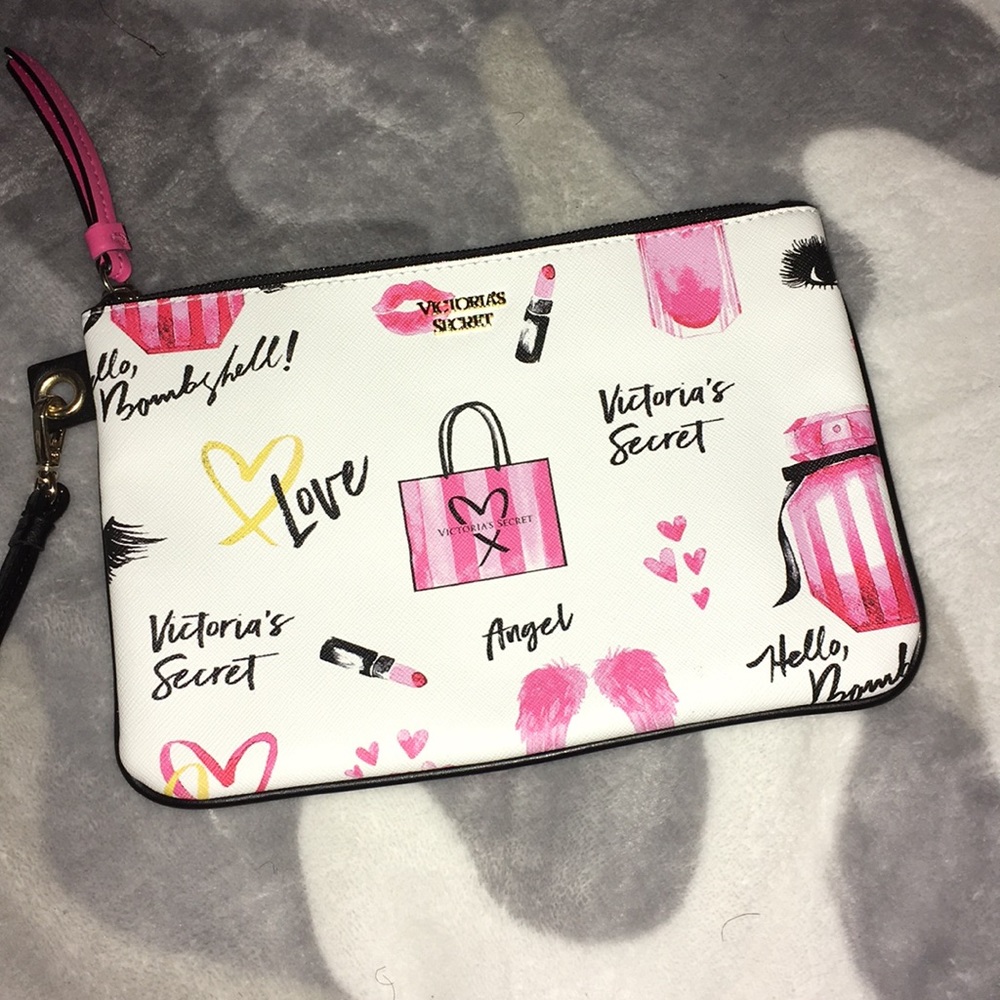 Pretty little wristlet